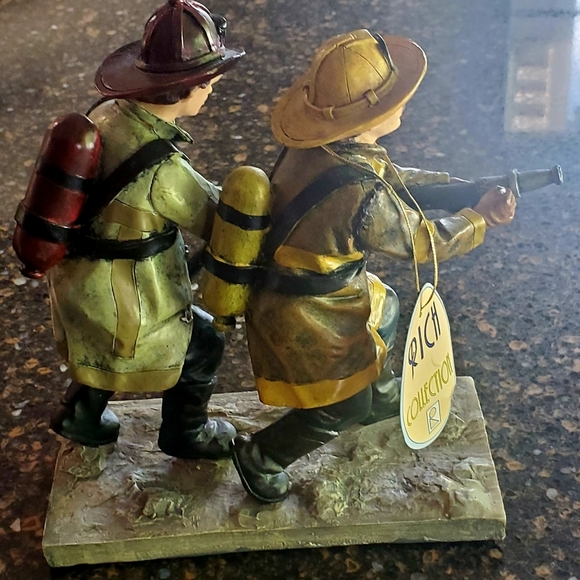 The 2 Firefighter Figurine By The Rich Collection - Picture 5 of 7